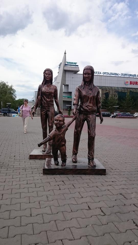 Скульптура в Астане. Фото: Гасан Ахмедов